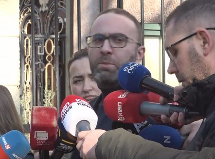 Bardhi akuzon Peleshin: Kuvendi bunker, PD kërkon mbledhjen e këshillit të mandateve, gjen derën mbyllur    