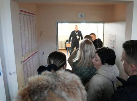 Shkon në 38% pjesëmarrja e votuesve në zgjedhjet parlamentare në Kosovë