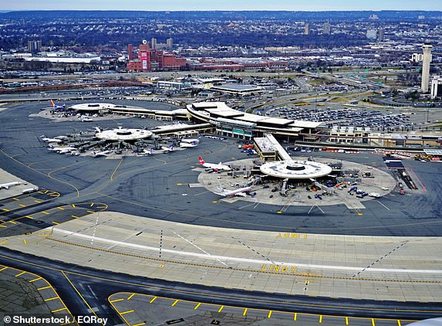 Mijëra vetë të ekspozuar ndaj fruthit, alarm në një prej aeroporteve më të ngarkuar në botë