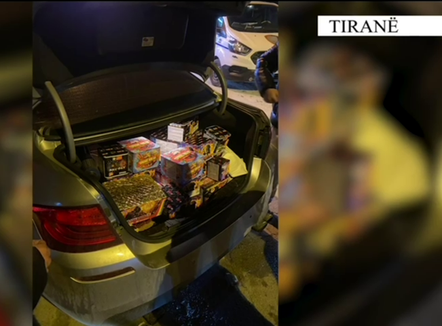 Sekuestrohet sasi e madhe fishekzjarrësh në Tiranë, 3 në pranga