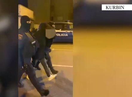 I dehur dhe ma kallash në dorë shkaktoi panik në Lezhë, arrestohet 28-vjeçari