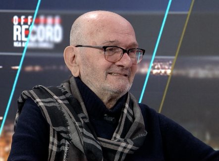 “Pa nënë, nuk orientohesh dot”. Malkaj rrëfen fëmijërinë e vështirë: Iku 30-vjeçe, la 4 djem