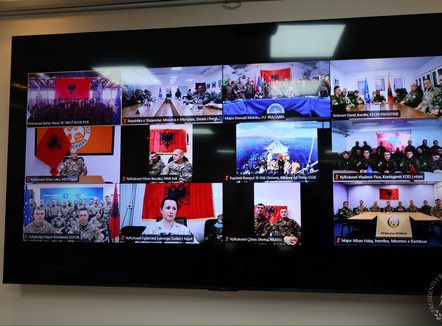 Begaj flet me ushtarët që shërbejnë jashtë: Krenar për ju