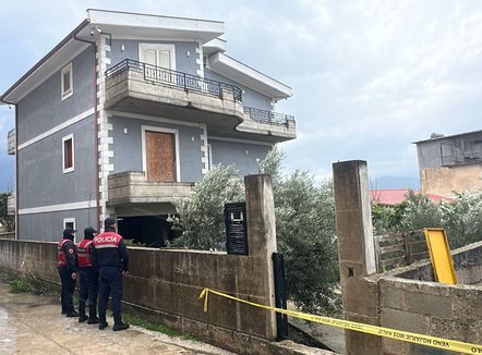 Vrau gruan, më pas veten, detaje nga krimi i rëndë në familje në Orikum