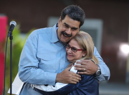 Burime zyrtare: Maduro dhe bashkëshortja e tij u kapën nga Delta Force amerikane