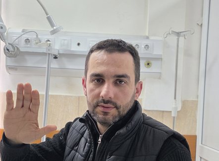 Lapaj poston foto nga spitali: Hajdutët nuk më trembin dot. Te sheshi më kanë