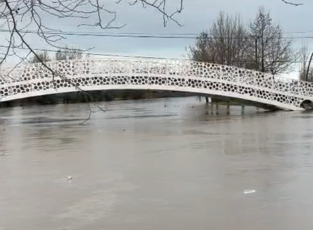 Moti i keq, përmbytje të mëdha edhe në Lezhë