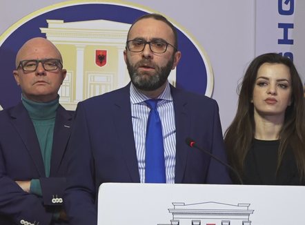 Opozita kërkon mbledhjen e Këshillit të Mandateve për Ballukun, socialistët nuk paraqiten