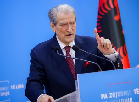 “Të gjitha partitë opozitare do ftohen në tryezë!” Berisha: Duhet një front të gjerë kundër narko-regjimit