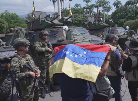 Ushtria e Kolumbisë në kufi, venezuelianët flasin për CNN mbi rrëzimin e Maduros