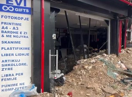 Pezullohet mësimi në shkollat e Gjirokastrës, dherat dhe inertet pushtojnë qytetin. Bllokohet rruga drejt Kakavijës