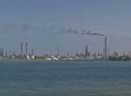 “Do të marrim 50 milionë fuçi naftë nga Karakasi”, Trump: Të ardhurat do të përdoren në dobi të SHBA-së dhe Venezuelës