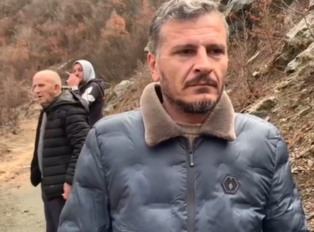 Bllokimi i rrugës Kukës-Zapod, nis puna për hapjen e aksit nga ekipet e emergjencave civile