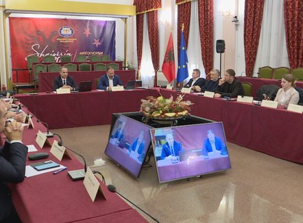 PD, protesta dhe bojkot reformash, PS ecën para, kërcënon me zëvendësimin e demokratëve