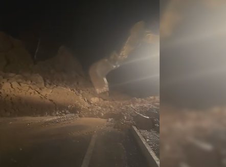 Tjetër rrëshqitje dheu, bllokohet aksi Qukës-Qafë Plloçë. Rritet niveli në lumenj