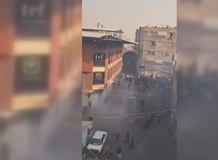 Shpërthen revolta në Iran, viktima, përleshje e të arrestuar gjatë protestave