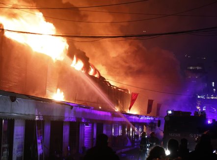 “Zjarrfikësit pa ujë”, revolta e qytetares pas zjarrit te “5 Maji”