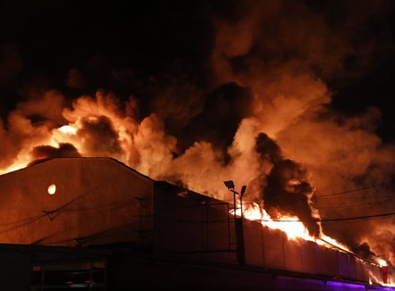 Një shkëndijë elektrike dyshohet se shkaktoi zjarrin te “5 Maji”, kryhet ekspertiza nga grupi hetimor