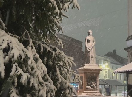 Franca dhe Britania në errësirë, erërat e forta shkaktojnë ndërprerje të energjisë elektrike