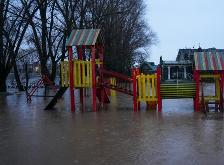 Si do t’i ndihmojë shteti i Kosovës qytetarët e prekur nga përmbytjet?