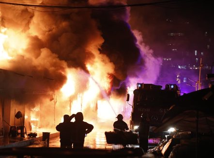 Zjarri te tregu, Policia me njoftim zyrtar: U shkaktua nga një shkëndijë elektrike