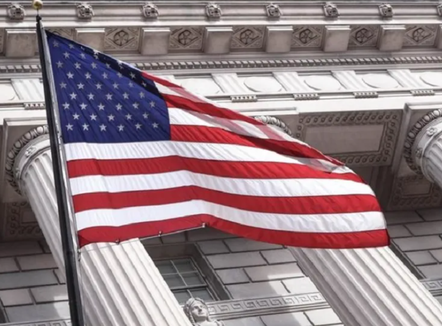 SHBA-të u bëjnë thirrje qytetarëve amerikanë të largohen menjëherë nga Venezuela