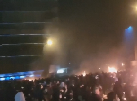 Protestat anti-qeveritare në javën e dytë, spitalet janë plot me qytetarët të lënduar nga policia në Iran