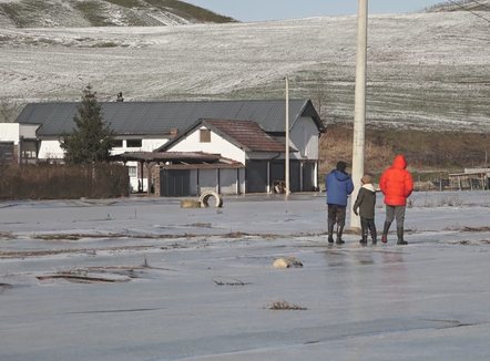 Situata në Kosovë, mësimi nuk nis në tri komuna, Lismiri ngrin nga i ftohti