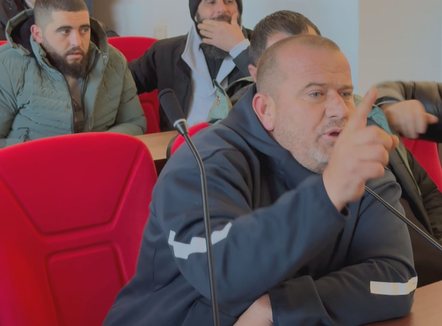 Pas përmbytjeve të radhës, fermerët e Maliqit “pushtojnë” Këshillin Bashkiak