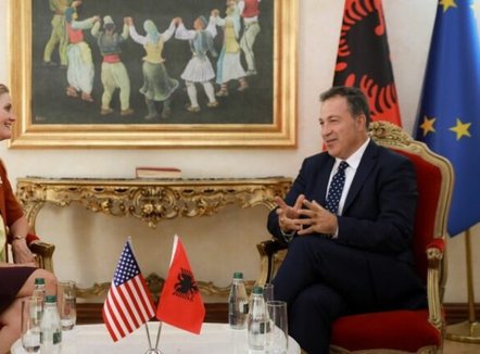 Në prag të sesionit të ri parlamentar, ambasada e SHBA takime me kryetarin e Kuvendit dhe grupet parlamentare