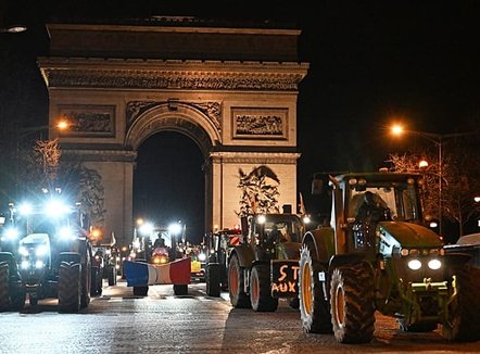 Qindra traktorë në rrugët e Parisit, në shenjë proteste kundër marrëveshjes BE-Mercosur