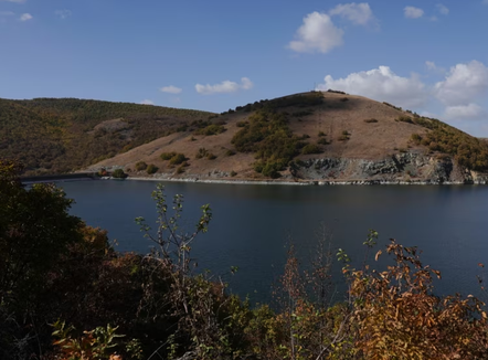 Kosovë, IKSHPK këshillon që uji i liqenit të Badocit të mos përdoret për pije
