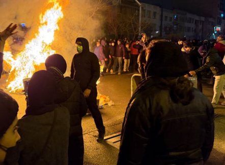 Raporti: Hezbollahu nuk planifikon të ndërhyjë nëse Irani sulmohet