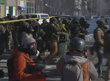 Policia vret përsëri në Mineapolis, infermieri amerikan dyshohet se mbante armë në protesta