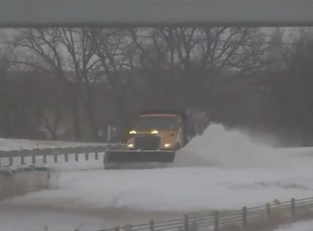 Stuhia ''përbindësh’’ gjunjëzon SHBA, me mijëra pa energji, anulohen 10 mijë fluturime