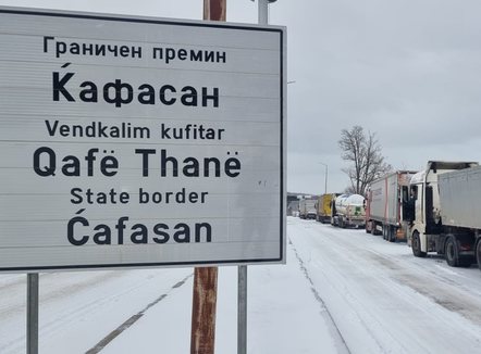 370 kamionë do të bllokojnë të gjitha pikat kufitare të Maqedonisë së Veriut të hënën