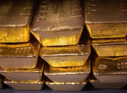 Për herë të parë në histori, çmimi i arit kalon 5,000 dollarë 