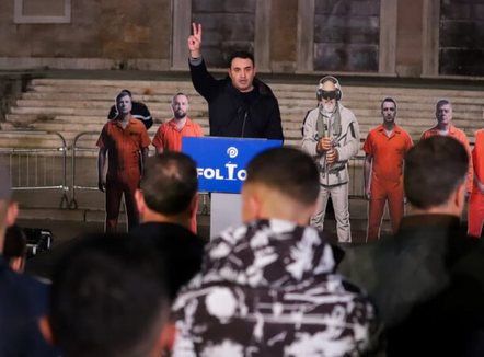 Mbahet foltorja e PD pa Berishën, flet Këlliçi: Dhuna ndaj qytetarëve në protestën e 24 janarit, vendim politik nga bunkeri i Surrelit