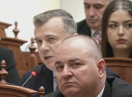 Balla pranon propozimin e opozitës: Të shtyhet shqyrtimi i 4 projektligjeve 