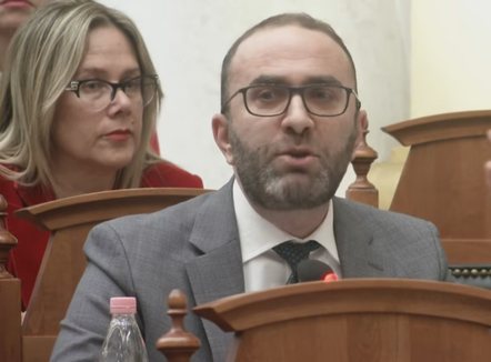 “Edhe sot kemi probleme me frymëmarrjen”, Gaz Bardhi: Ministrja e Brendshme të japë llogari për dhunën policore