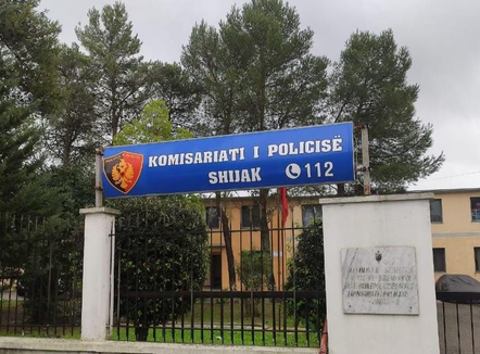 Plagosje me armë zjarri në Shijak