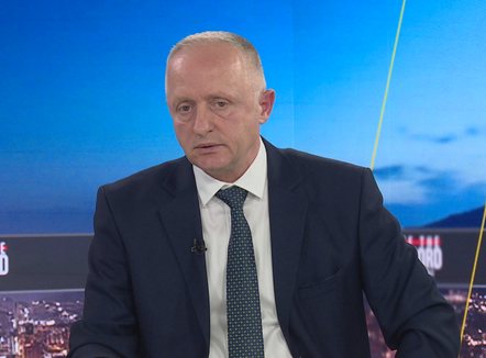 Dervishi ironizon Nokën: Rama ka rënë si kulla e Pizës, mund të rrijë me shekuj ashtu