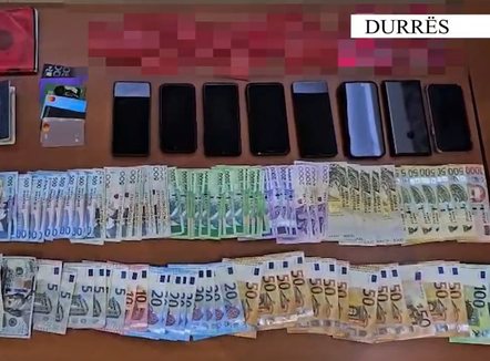 Prostitucion në një apartament në Durrës, procedohen dy braziliane dhe dy shqiptarë, u sekuestrohen paratë