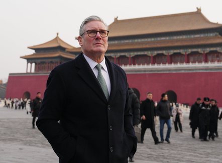 Vizita në qytetin e ndaluar, Kryeministri britanik takon presidentin kinez: Tregti dhe uiski