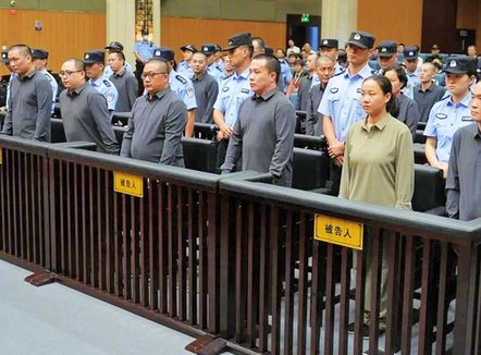 Kina ekzekuton 11 anëtarë të një familjeje mafioze