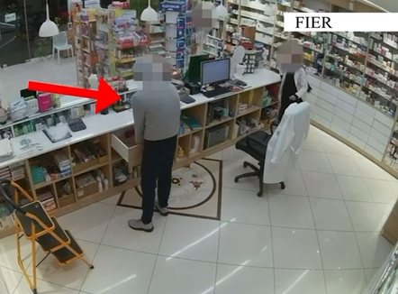 Vodhi 126 mijë lekë në një farmaci, arrestohet 25-vjeçari