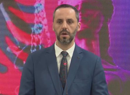 Escortat “pushtojnë” burgjet, ministri Lamallari: Kam informacion për takimet speciale, po pres verifikimet