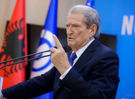 Berisha cakton datën dhe orën e protestës së radhës: Ftoj shqiptarët t’i japin leksionin e merituar organizatës kriminale në pushtet 