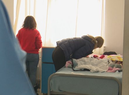 Shpërthimi i virozave në Korçë, deri në 70 vizita në ditë nga mjekët e spitalit të pediatrisë