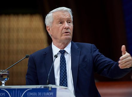 “Në Shqipëri, vajza të jashtëzakonshme”, zyrtari europian i shkruan Jeffrey Epstein-it pas vizitës në Tiranë